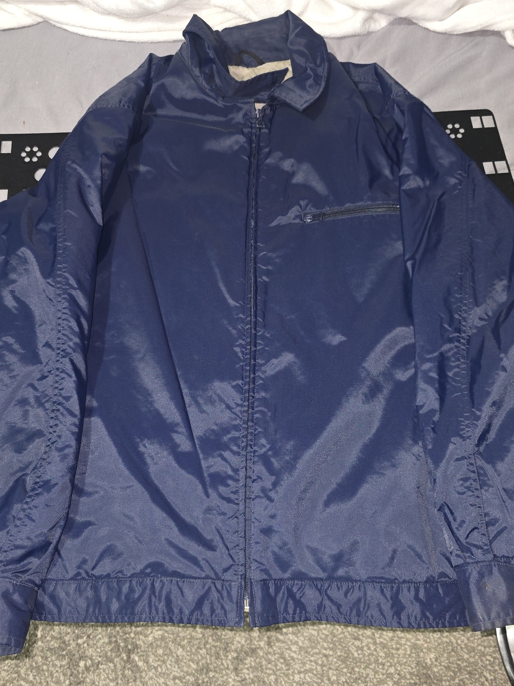 Nike Men's Dark Blue Lightweight Windbreaker Jacket